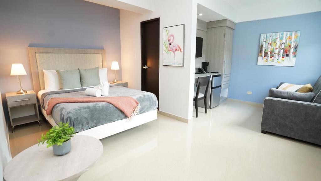 La Placita Suites Hotel