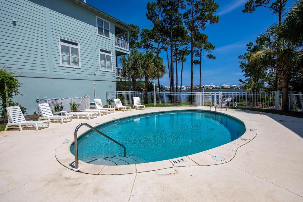 Bazén v ubytování Salty Eagle Overlook nebo v jeho okolí