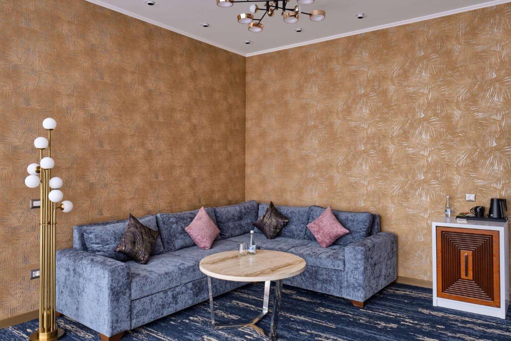 Гостиная зона в Panarams Tashkent Hotel, a member of Radisson Individuals