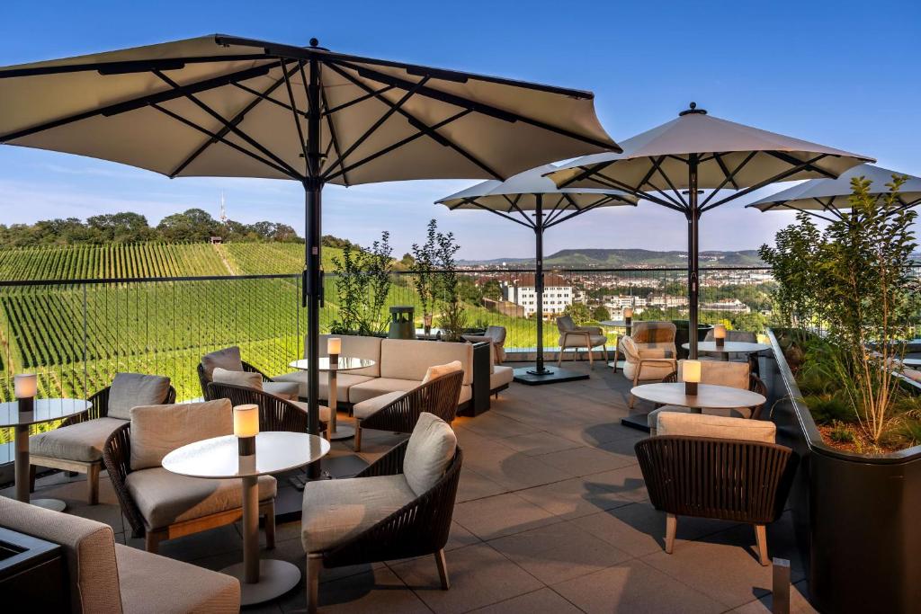 Radisson Blu Hotel at Porsche Design Tower Stuttgart - Resim 4