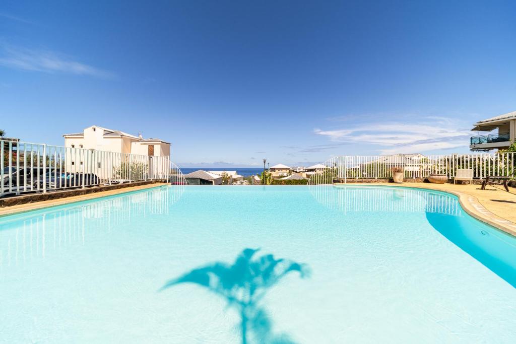 Bazén v ubytování Ti Tourmaline, Vue Mer, Piscine nebo v jeho okolí