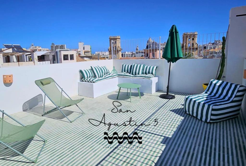 Penthouse with breathtaking views of heart of Alicante