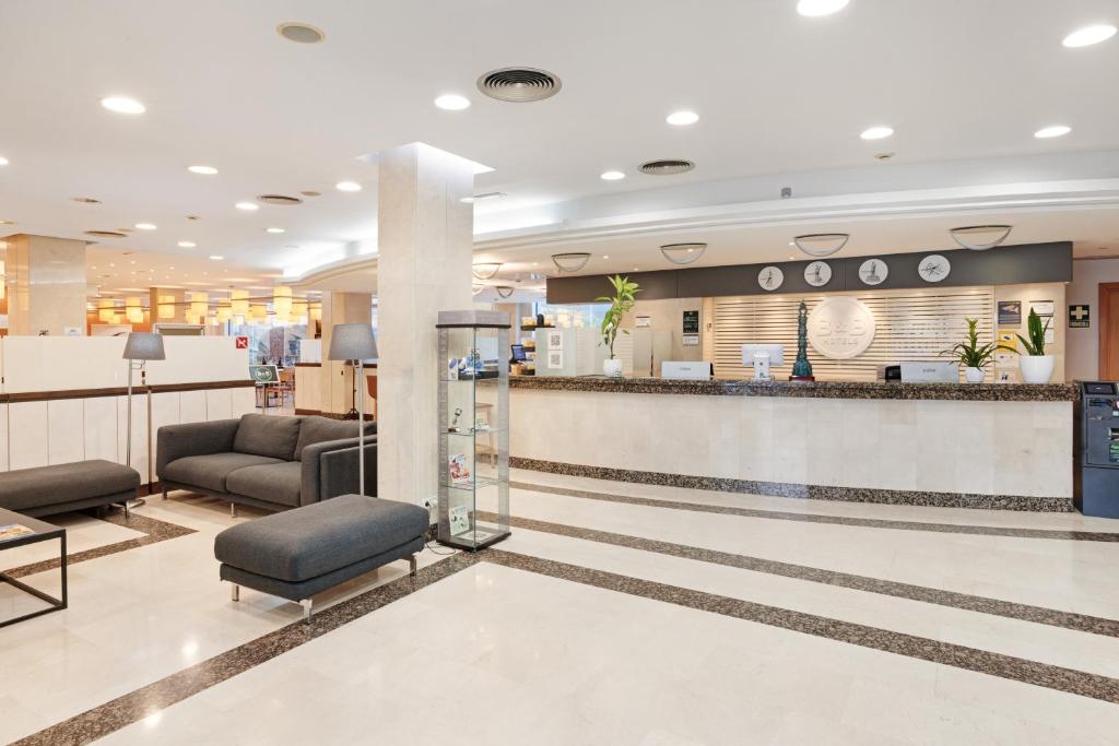 Vstupní hala nebo recepce v ubytování B&B HOTEL Tarragona Valls
