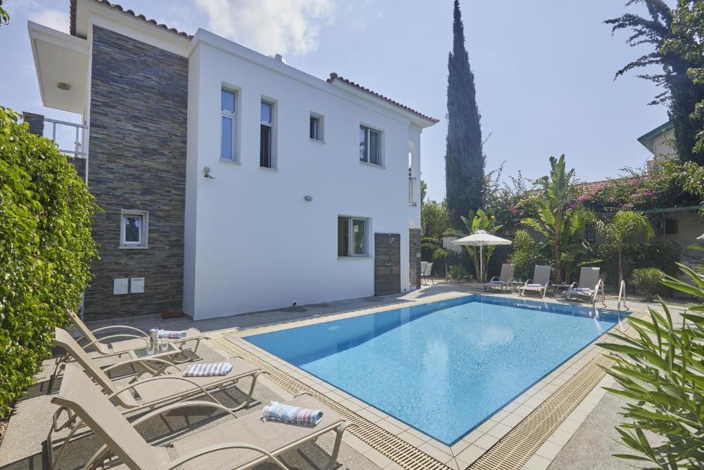 Simona Villa 3