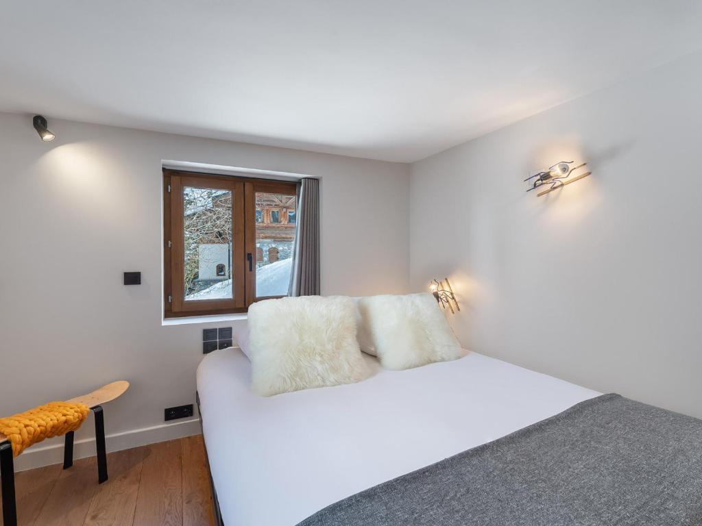 Fotografia z galérie ubytovania Triplex de charme avec cheminée, balcon et parking à Courchevel Chenus, proche des pistes - FR-1-564-90 v destinácii Courchevel