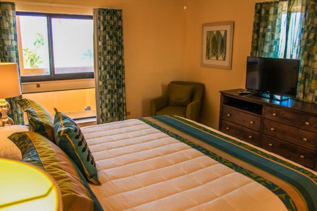 TV a/nebo společenská místnost v ubytování Hollywood Sands Resort