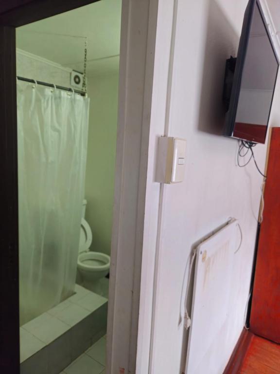 Koupelna v ubytování Hostal Esquina 601 Carampangue