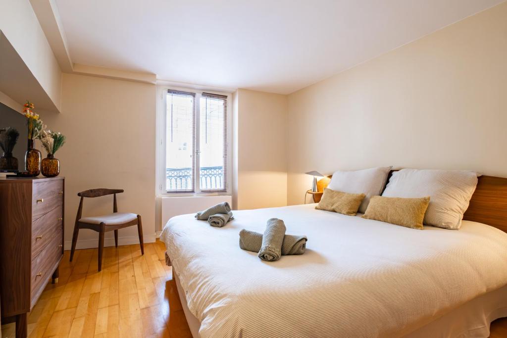 Apt Central Hotel de Ville