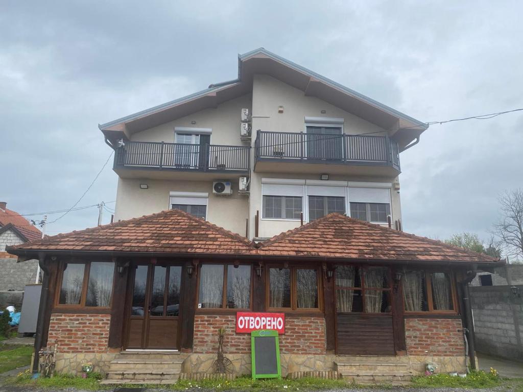 Budova, kde se apartmán nachází