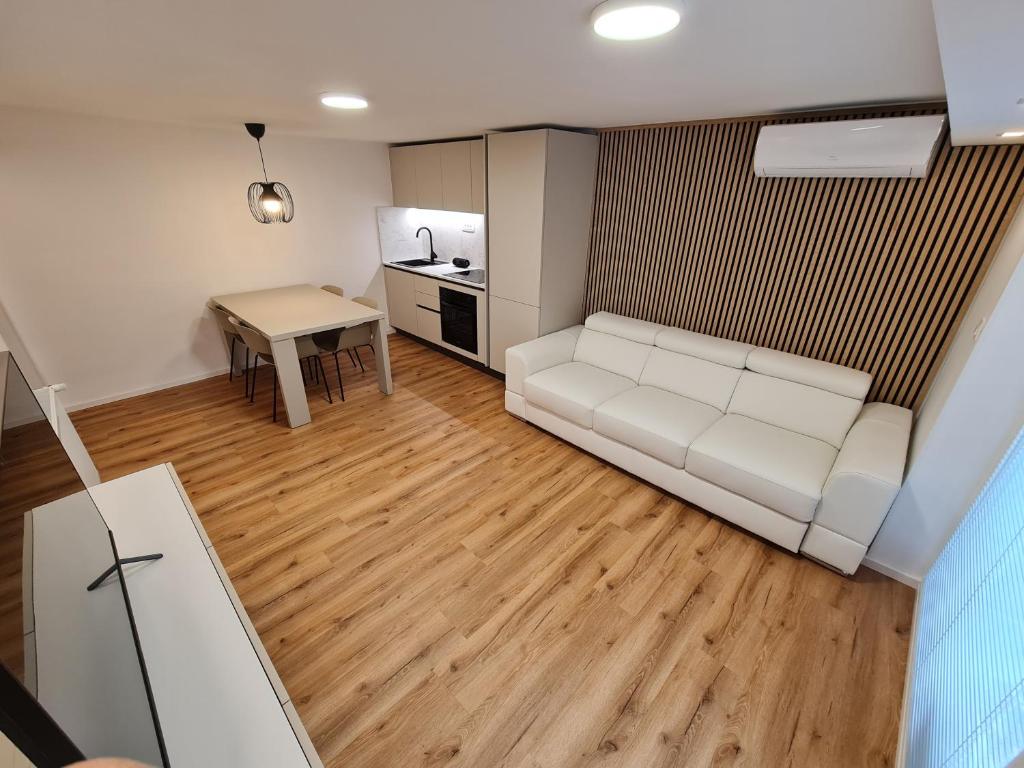 Kuchyň nebo kuchyňský kout v ubytování Greg's House Apartments