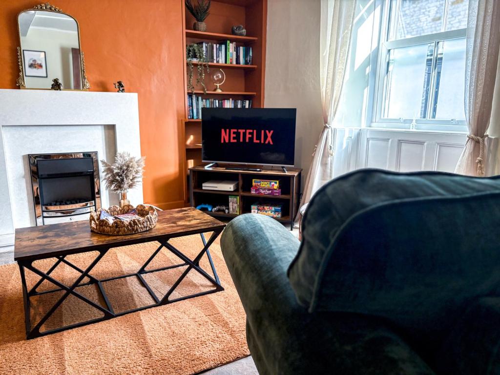 Et opholdsområde på Bourne Cottage, Stylish 3 Bed Retreat, Sleeps 7, Pets Welcome, Central location, Xbox S Fun