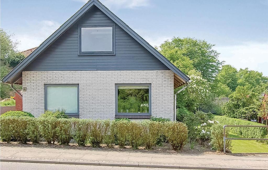 OdderstedにあるHoliday Home Børup Sandevejの一軒家
