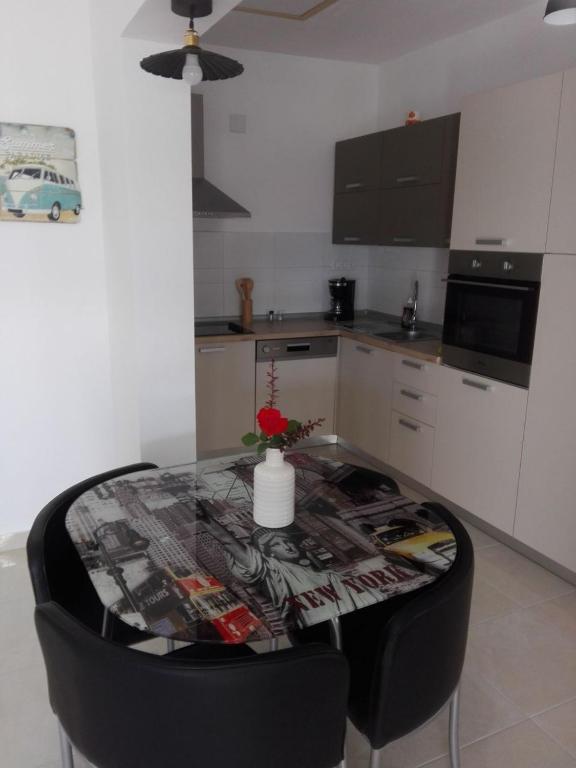 Kuchyňa alebo kuchynka v ubytovaní Apartments Markas