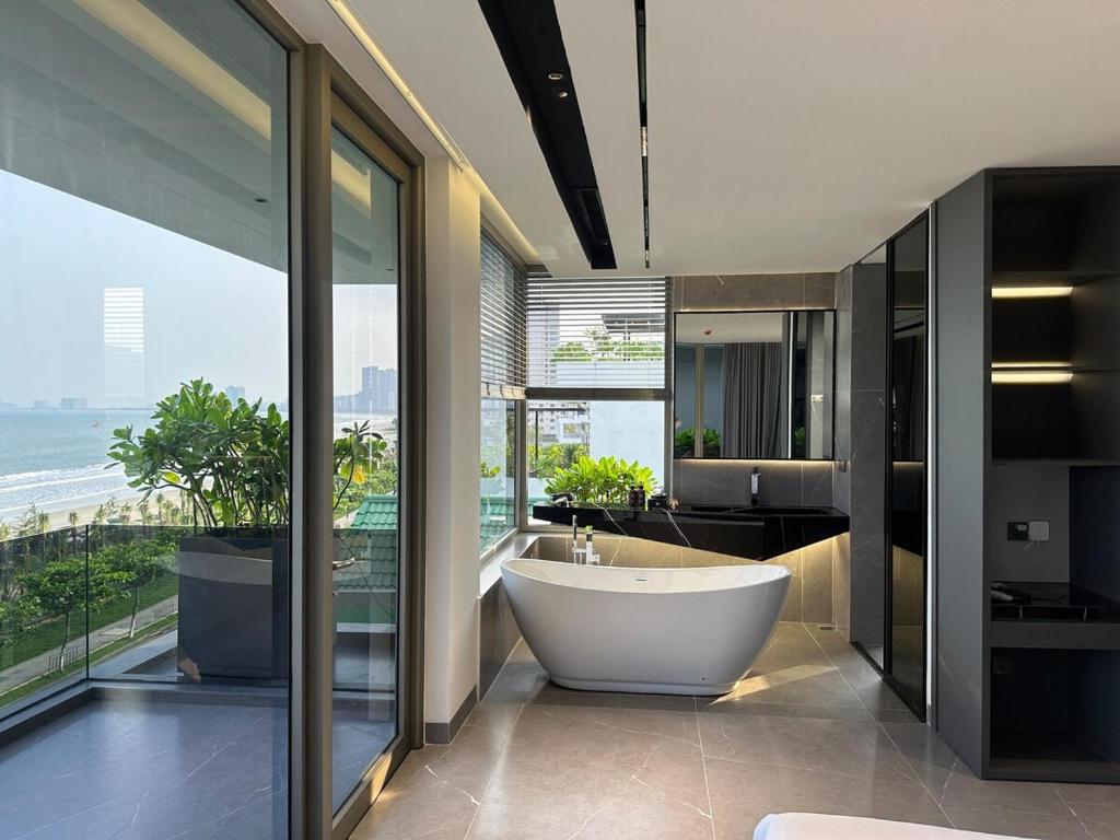 villa đà nẵng có bãi biển riêng
