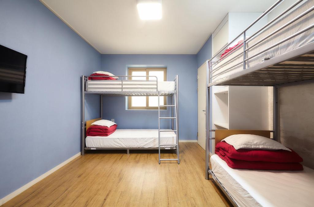 Red Guesthouse - Korean-Style Studio