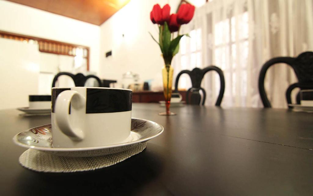 Příslušenství pro přípravu čaje a kávy v ubytování 2in1 Kandy Hostel