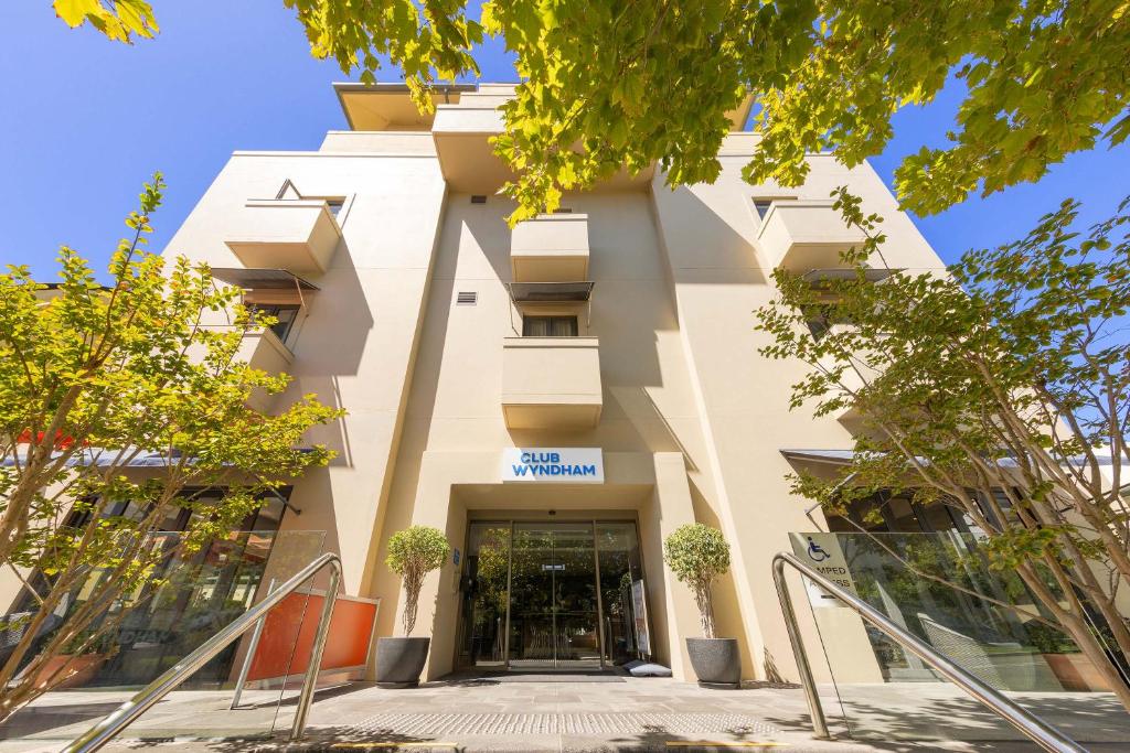 Budova, kde se hotel nachází