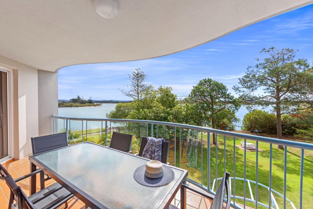 Reflections Holiday Apartments - 