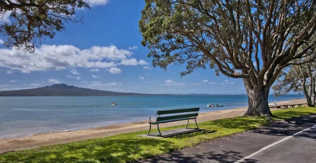 Takapuna Bay - Resim 7