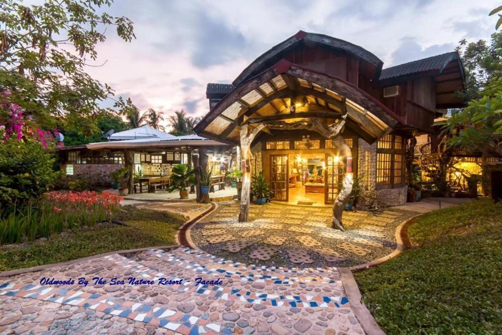 Zahrada ubytování Oldwoods by the Sea Nature Resort Bani Pangasinan