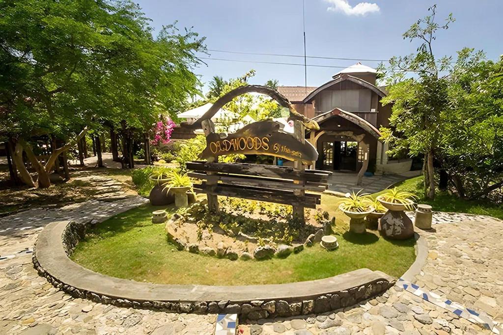 Zahrada ubytování Oldwoods by the Sea Nature Resort Bani Pangasinan