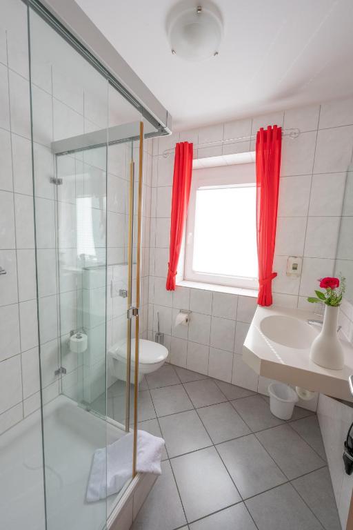 Koupelna v ubytování Hotel Haslbach FGZ