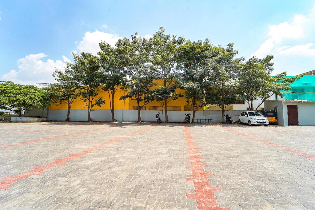 Fotografie z fotogalerie ubytování FabHotel Mani's Residency - Nr Coimbatore International Airport v destinaci Kójamputtúr