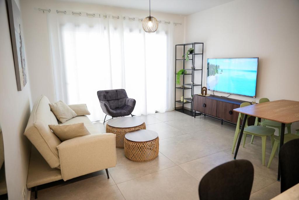 TV/trung tâm giải trí tại eilat sunset apartment