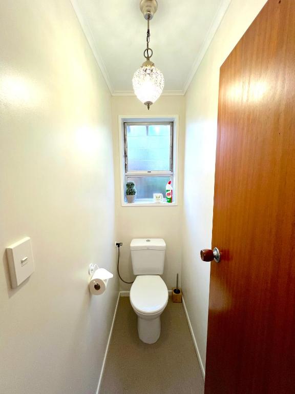 Rotorua Holiday Home - Prime Location - With Garden - Resim 15