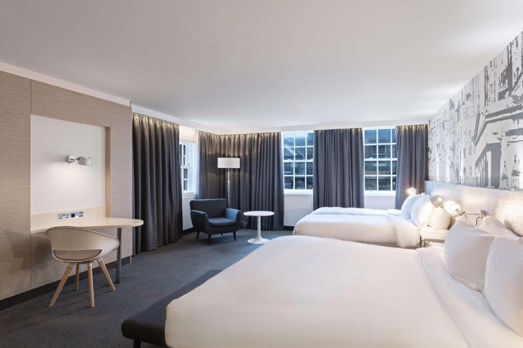 Postel nebo postele na pokoji v ubytování Radisson Blu Hotel, Edinburgh City Centre