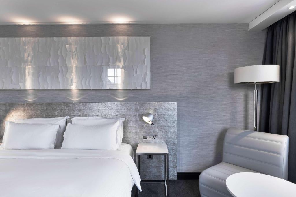 Voodi või voodid majutusasutuse Radisson Blu Hotel, Edinburgh City Centre toas