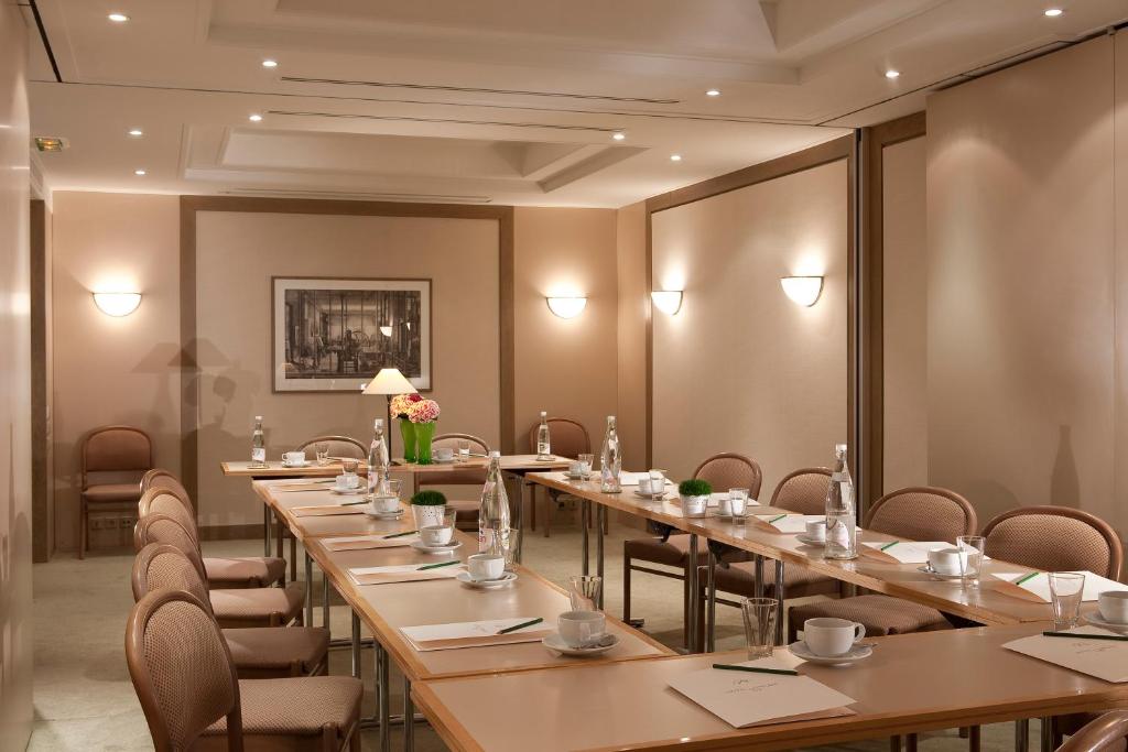 Hôtel De l'Arcade - Resim 32