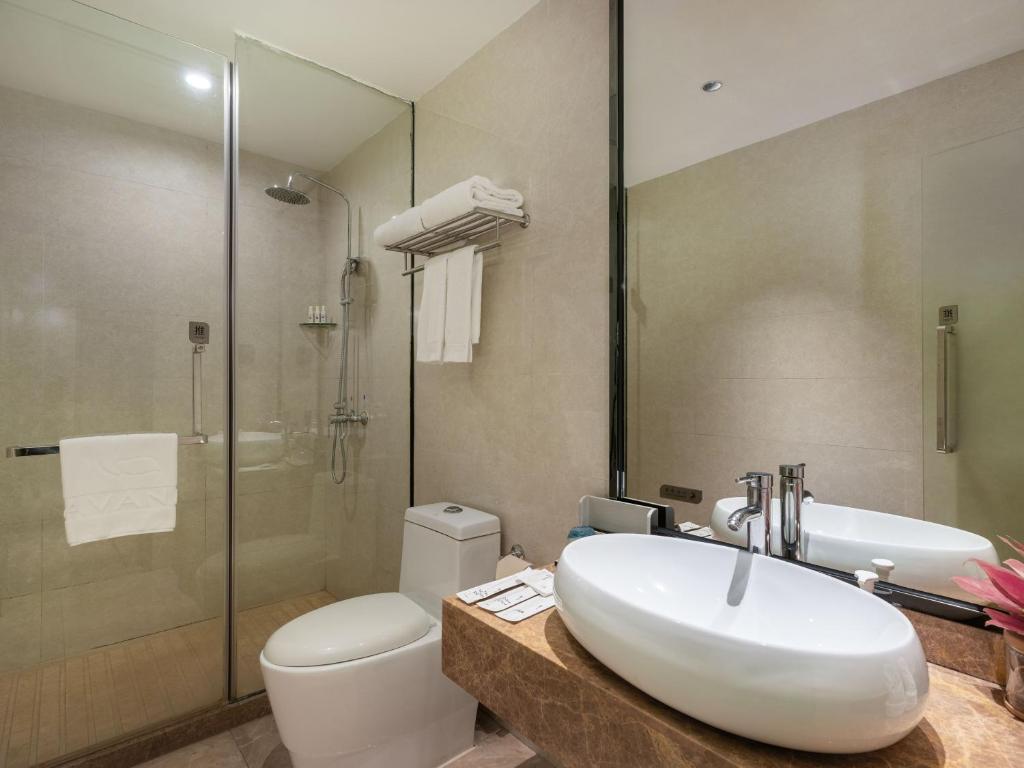 Koupelna v ubytování Lavande International Hotel Guangzhou US Consulate General Guangzhou Grandview Plaza Branch - Free Shuttle Bus to Canton Fair Complex During Canton Fair Period & Free VPN Internet Access