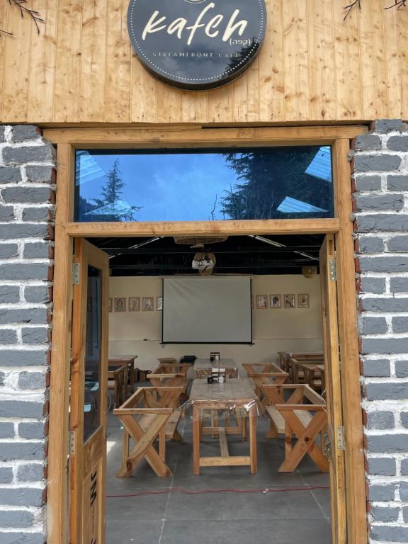 Restoran atau tempat lain untuk makan di MountRush Adventures Manali