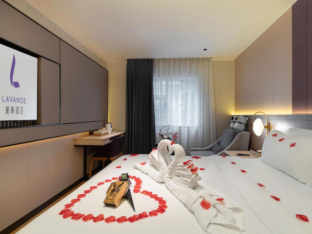 Postel nebo postele na pokoji v ubytování Lavande International Hotel Guangzhou US Consulate General Guangzhou Grandview Plaza Branch - Free Shuttle Bus to Canton Fair Complex During Canton Fair Period & Free VPN Internet Access