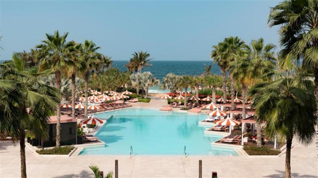 Bazén v ubytování Banyan Tree Dubai at Bluewaters nebo v jeho okolí