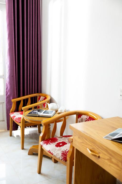 Khu vực ghế ngồi tại AM Memory Central Hotel 2