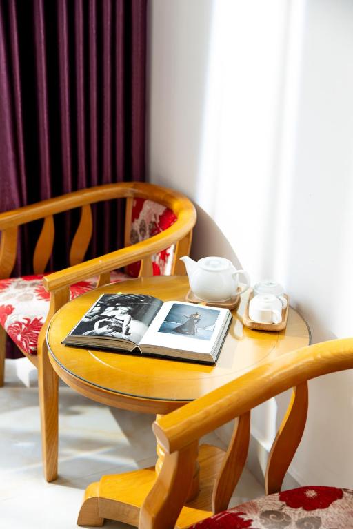 Khu vực ghế ngồi tại AM Memory Central Hotel 2