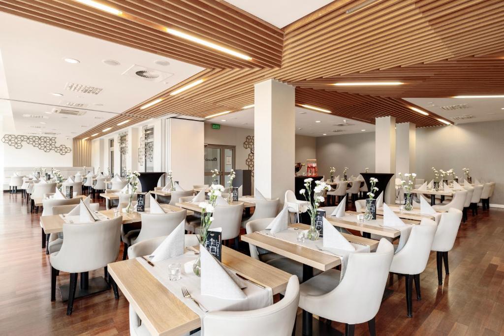 Restaurace v ubytování Diune Hotel by Zdrojowa