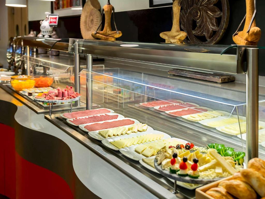 Comida no hotel ou em algum lugar perto