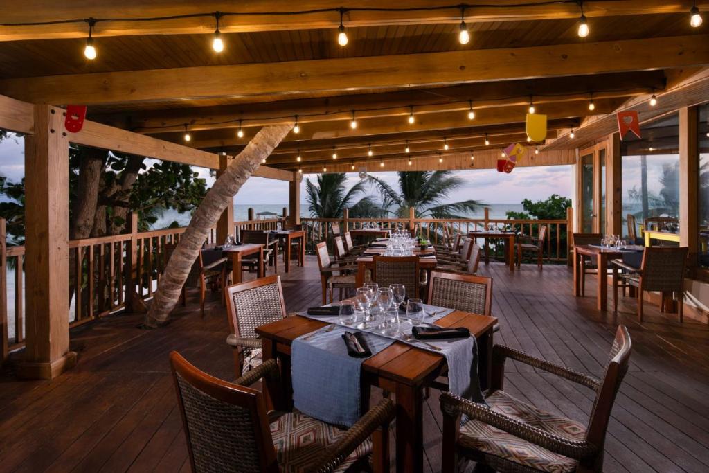 Restaurace v ubytování Impressive Punta Cana - All Inclusive