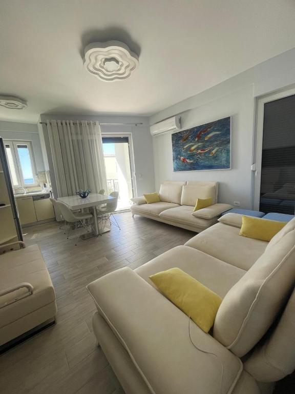 Miar Seaside Apartment Dhërmi