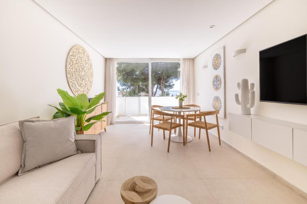 AR4 Cosy, one-bed with sea views
