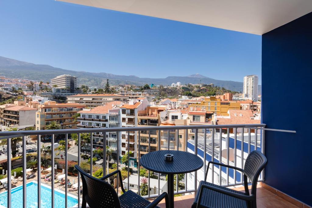 Vue générale sur la montagne ou vue sur la montagne depuis l'hôtel