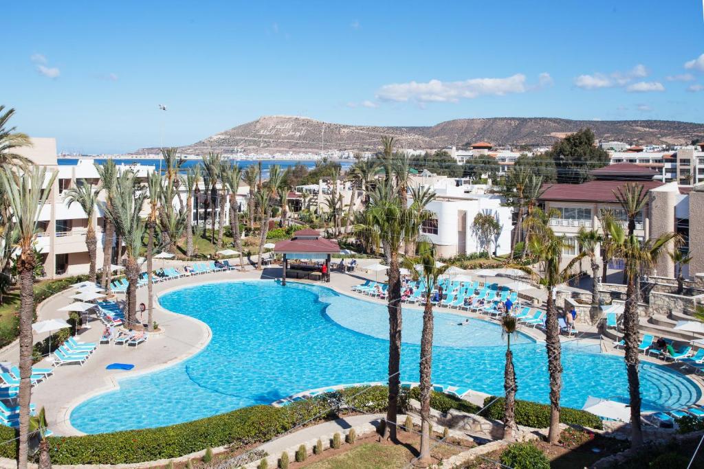 Bazén v ubytování Dunes d'Or Ocean Club nebo v jeho okolí