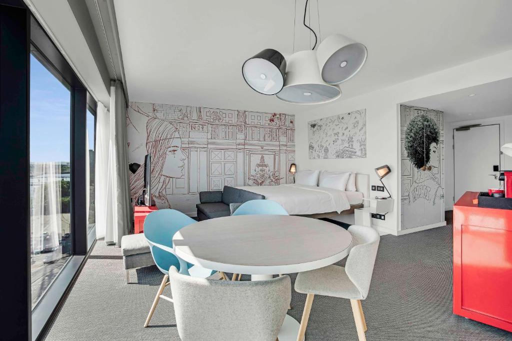 Radisson RED Hotel, Glasgow - Resim 35