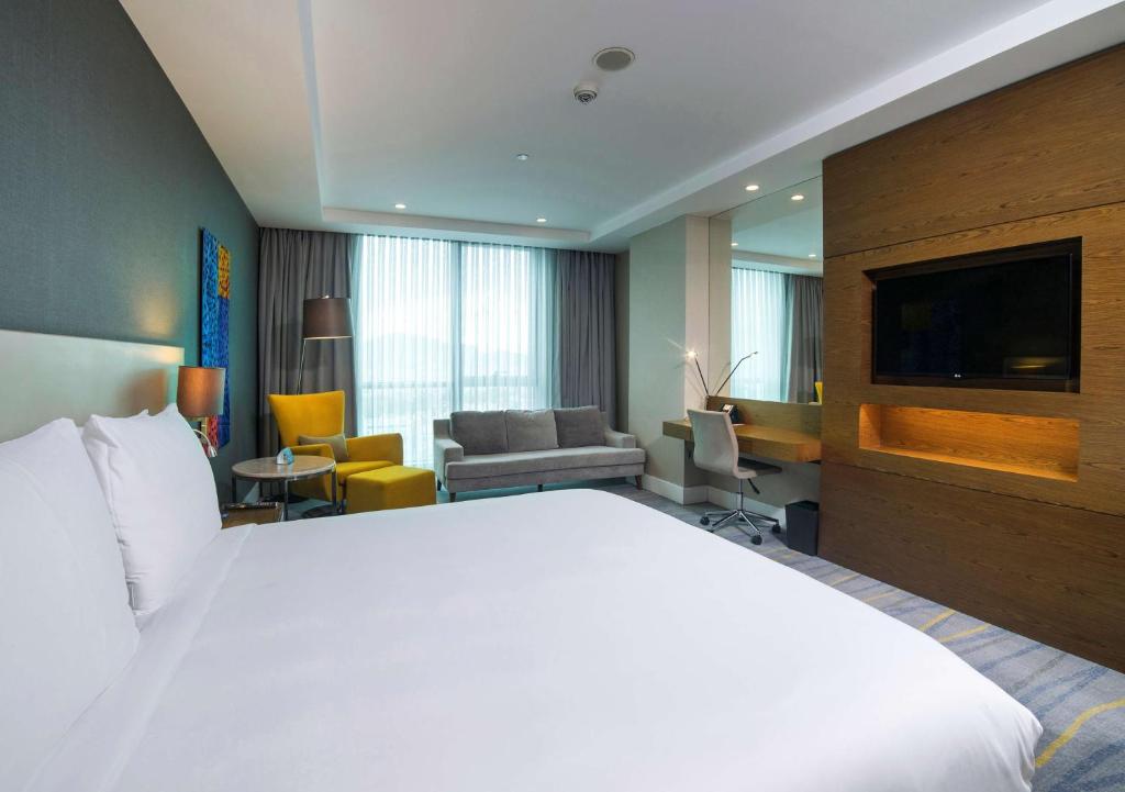 TV a/nebo společenská místnost v ubytování Radisson Blu Hotel, Kayseri