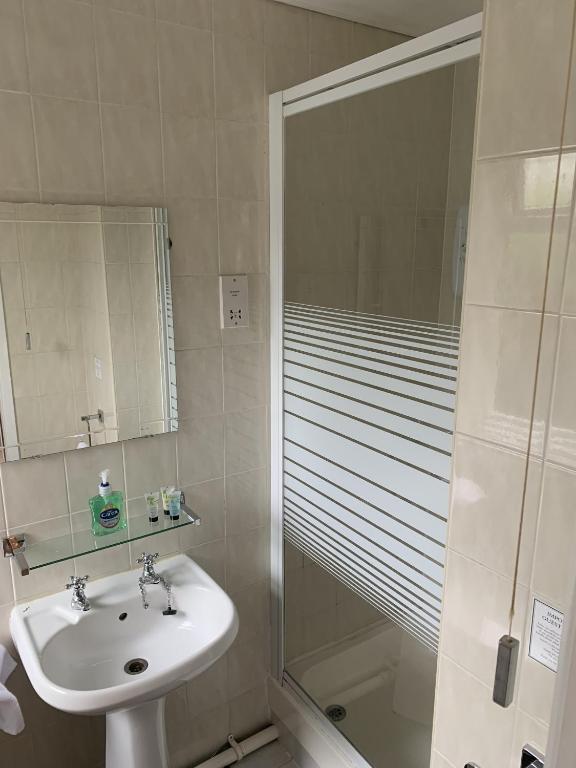 Old Farm Hotel - Resim 9