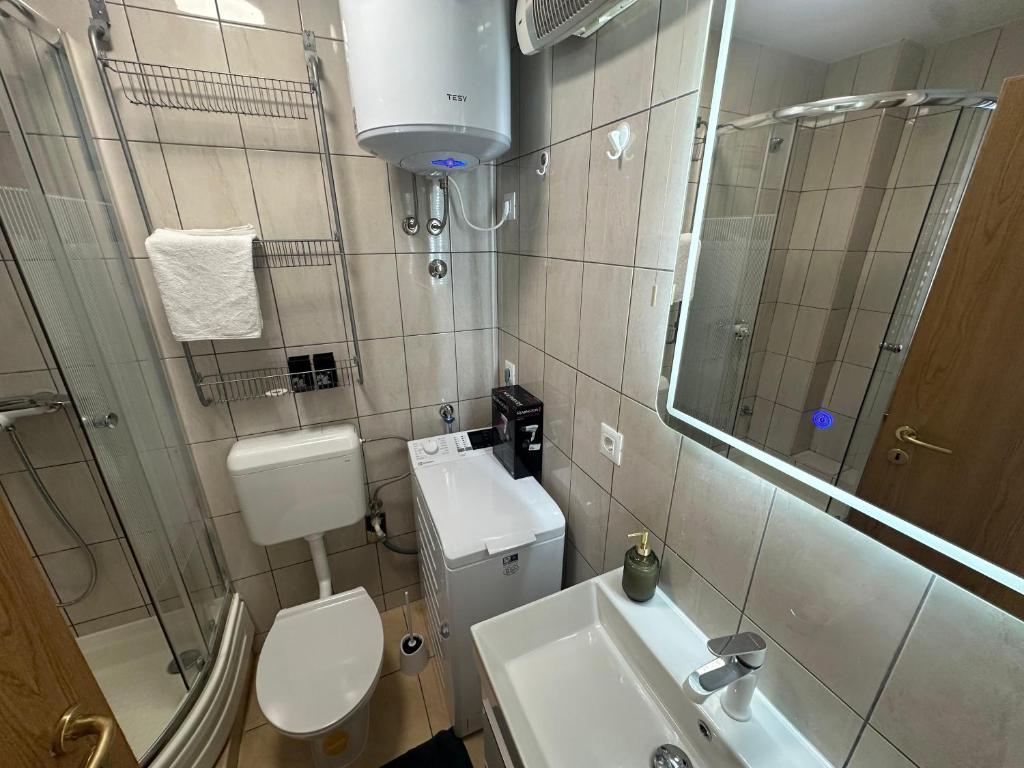 Un baño de Hostel Split