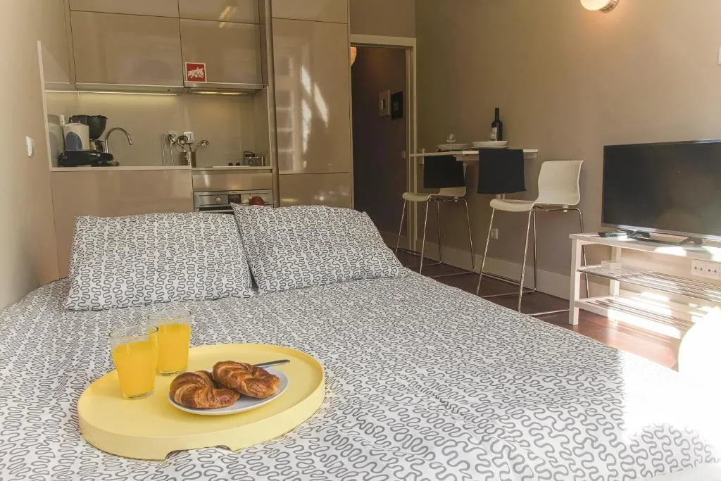 BmyGuest - Cardosas Stylish Apartment, Porto, Portugal